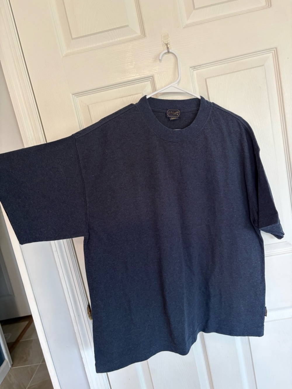American Eagle Outfitters Men's Navy Short-Sleeve Crew Tee